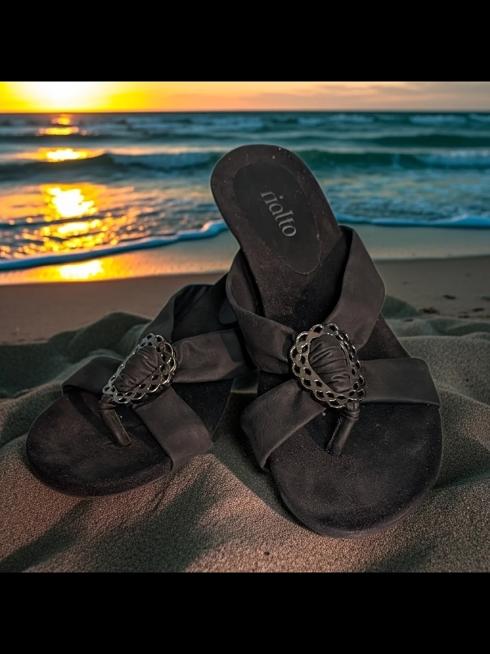 Rialto Black Faux Leather Slide Thong Sandals with Decorative Medallion Size 9